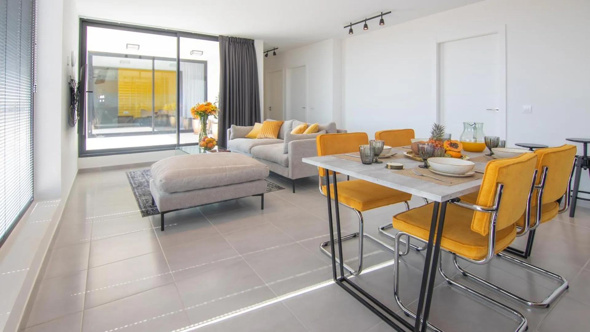 Cascasas The Yellow Apartment La Oliva 0*,